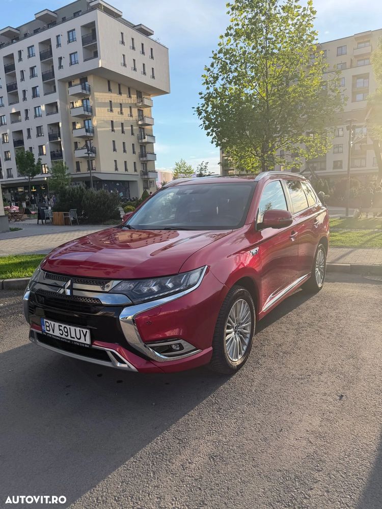 Mitsubishi Outlander PHEV 2.4 L 4X4 Instyle+ - 2