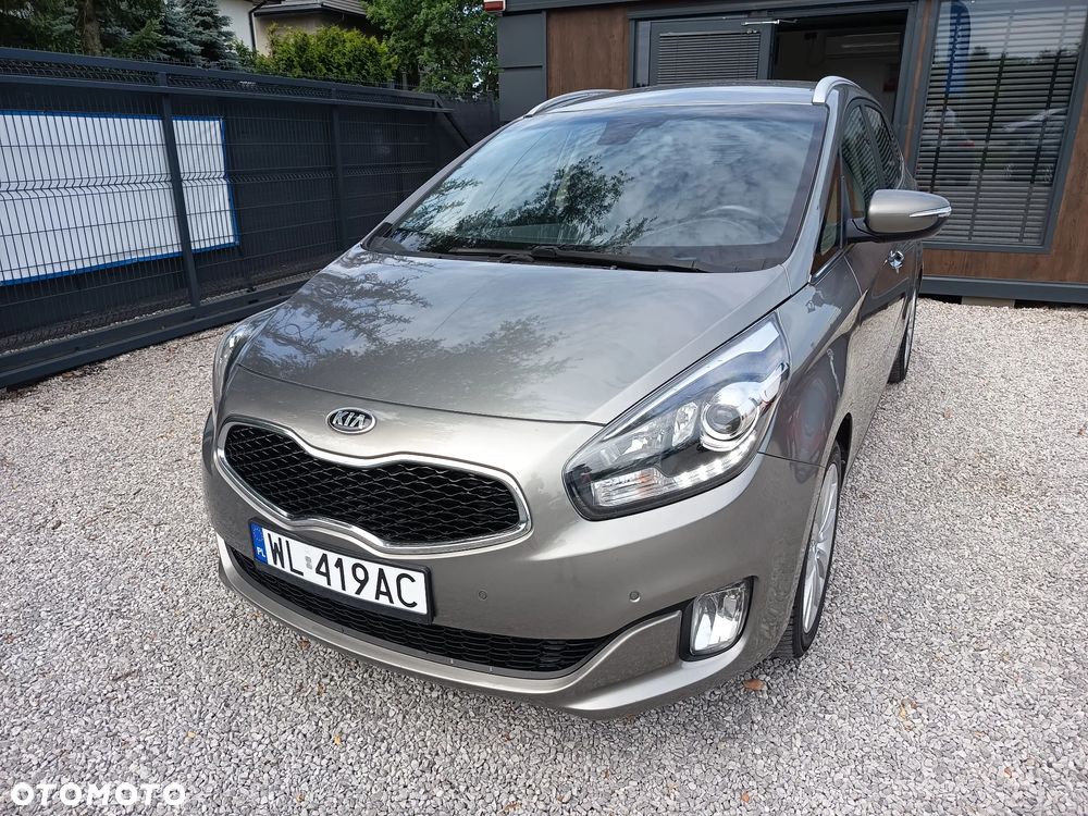 Kia Carens 1.6 GDI Attract - 1
