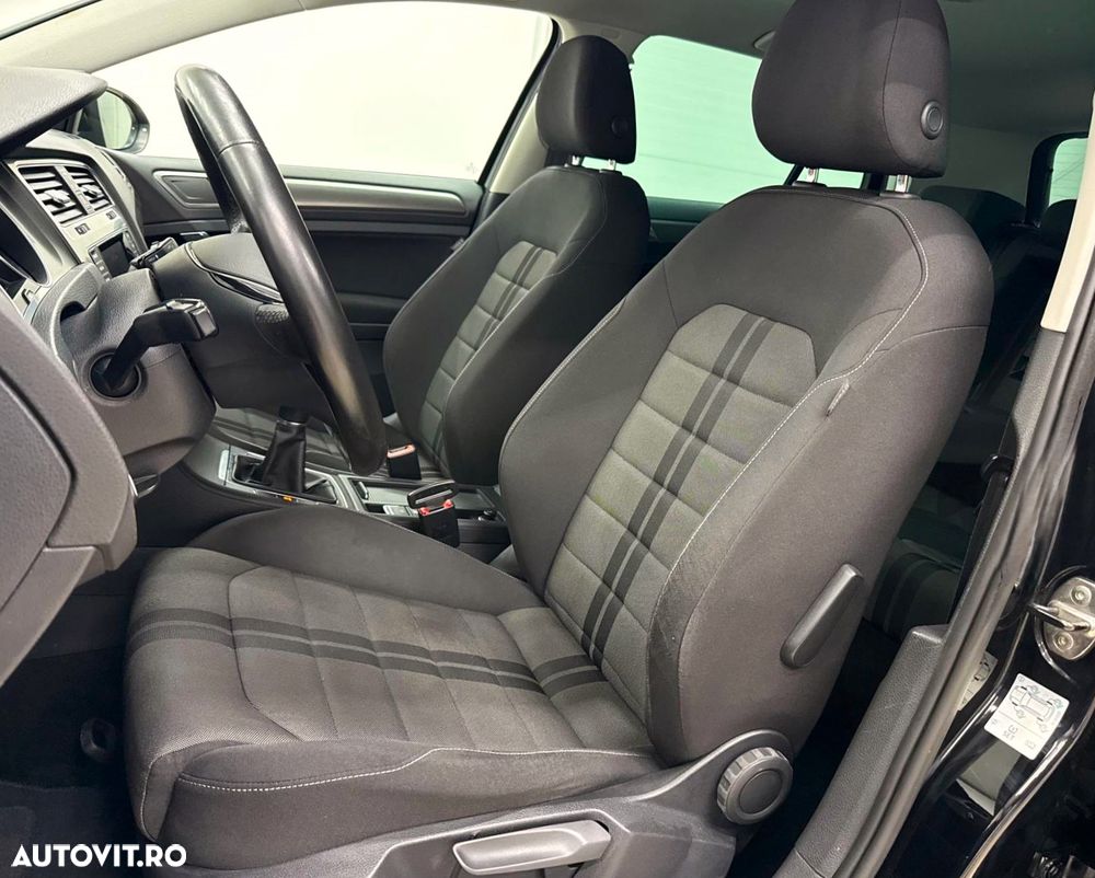 Volkswagen Golf 1.6 TDI DPF Exclusive - 17
