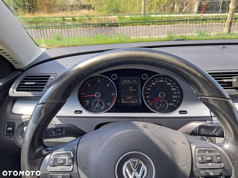 Volkswagen Passat 2.0 TDI Highline DSG - 2