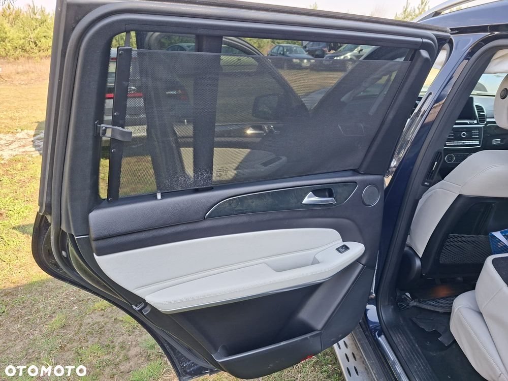 Mercedes-Benz GLS - 13