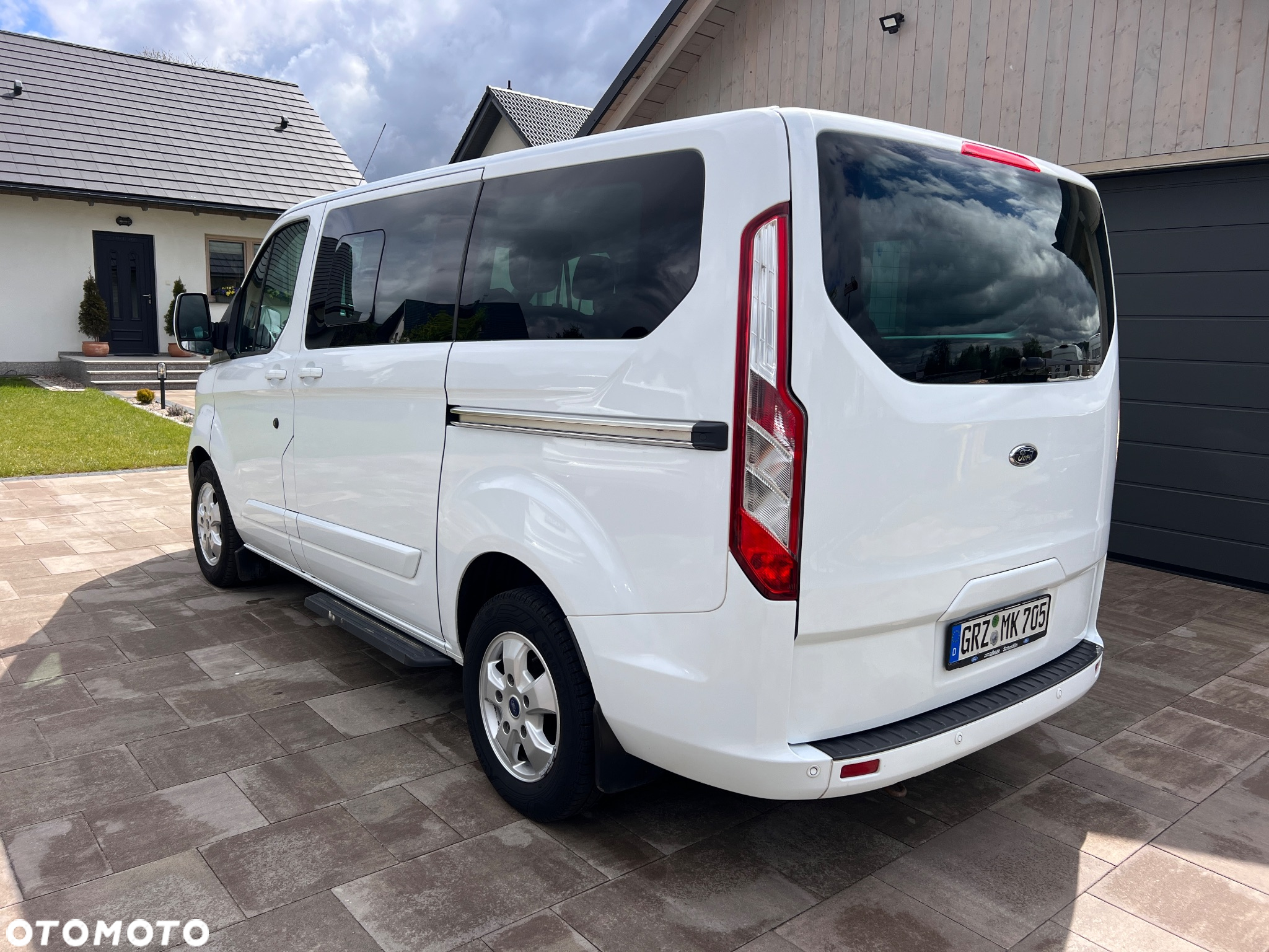 Ford Tourneo Custom 2.0 EcoBlue L1 Titanium - 3