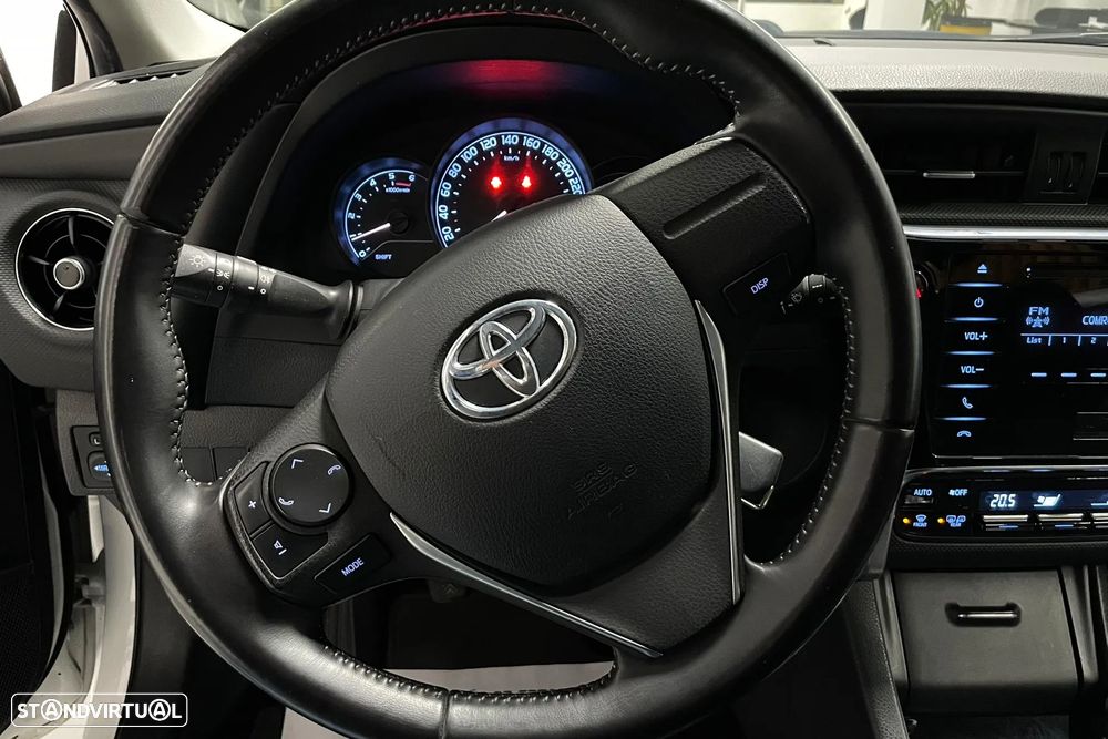 Toyota Auris 1.4 D-4D Exclusive - 38