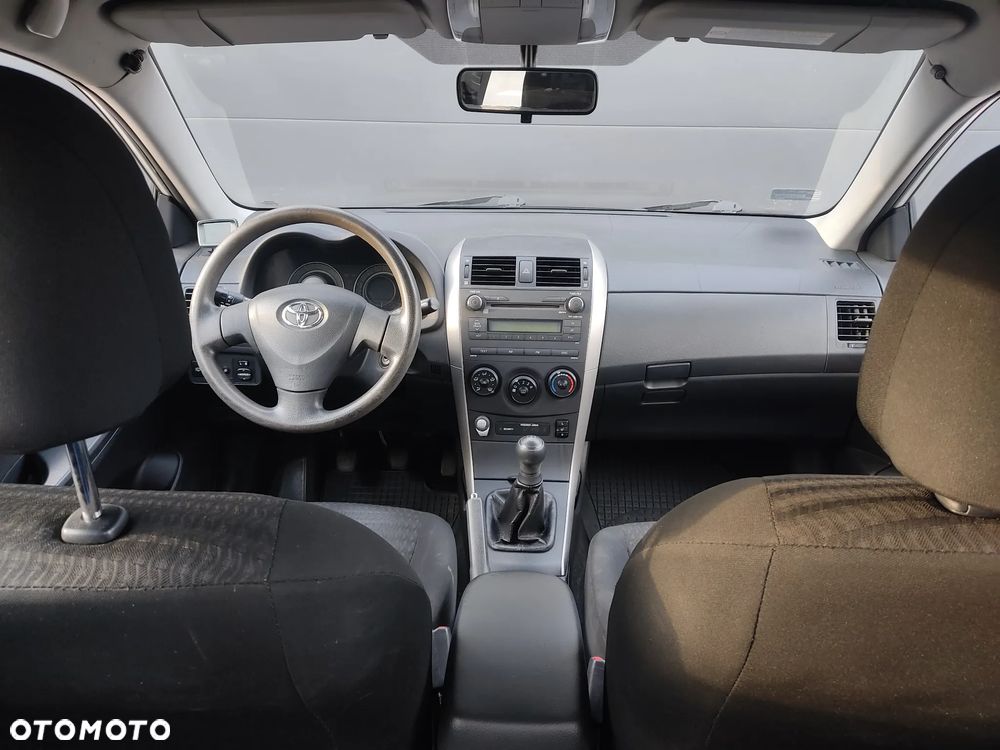 Toyota Corolla 1.6 VVT-i Terra - 9