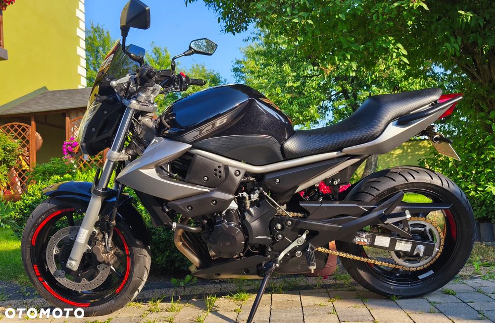 Yamaha XJ - 8