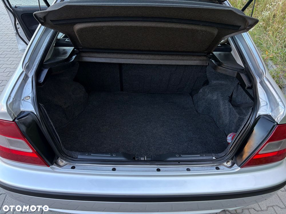 Honda Civic 1.4i S - 38