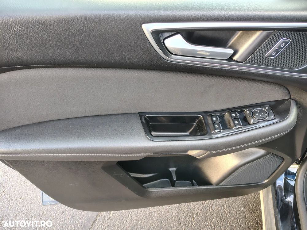 Ford S-Max 2.0 TDCi Powershift Titanium - 8