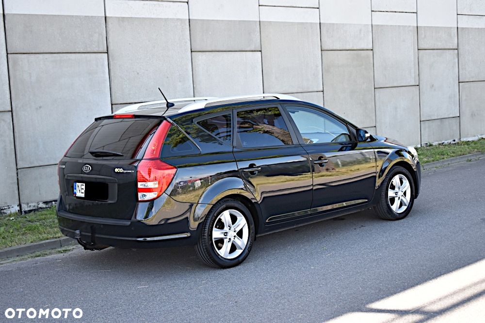 Kia Ceed - 12