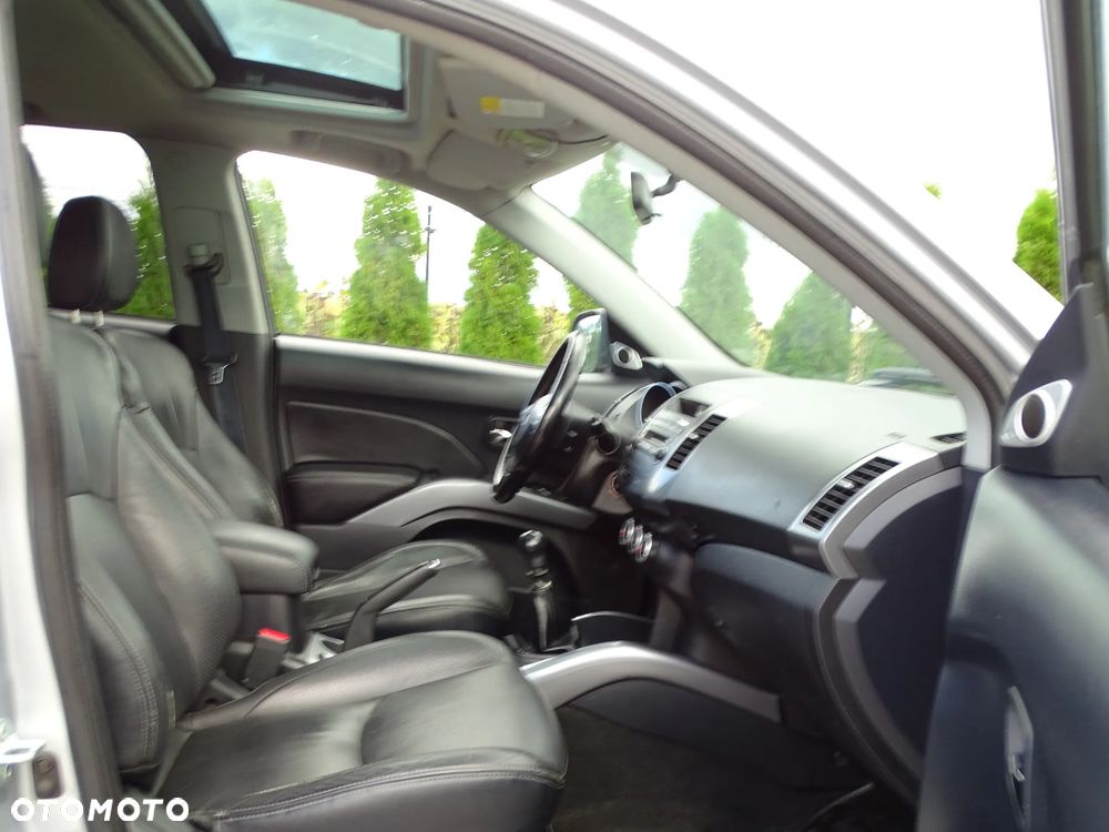 Mitsubishi Outlander - 18