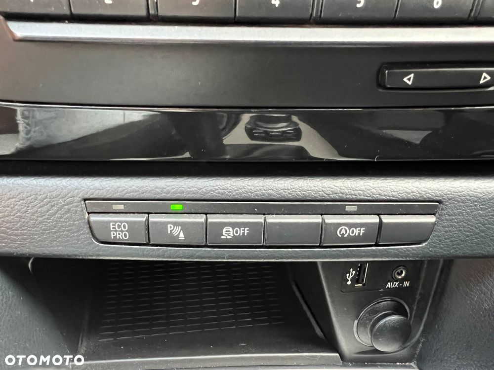 BMW X1 sDrive16d Sport Line - 40
