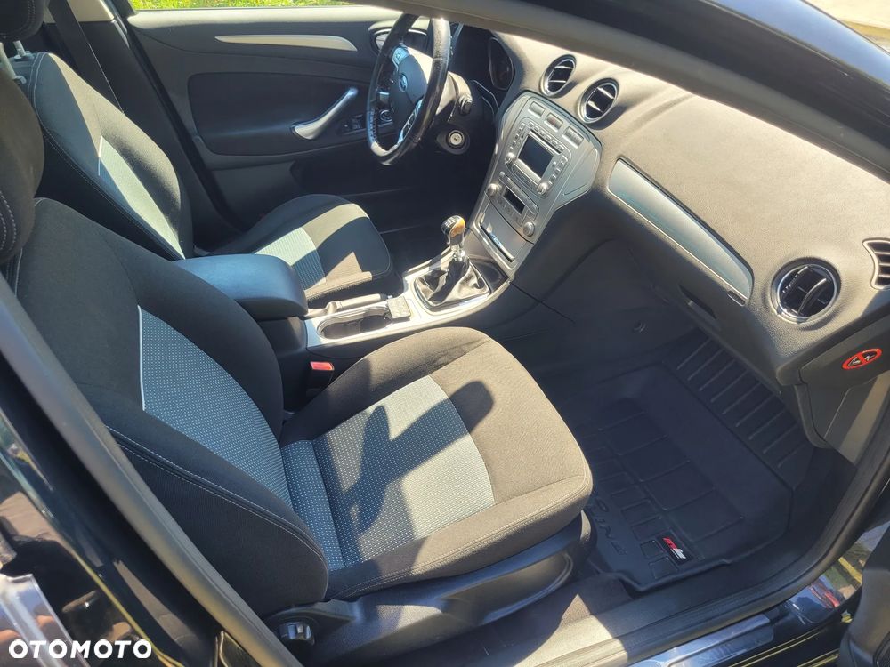 Ford Mondeo - 14