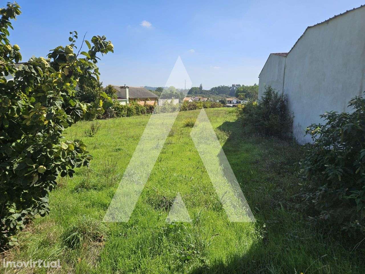 Terreno com possibilidade de construção situado em Eixo - Grande imagem: 4/9