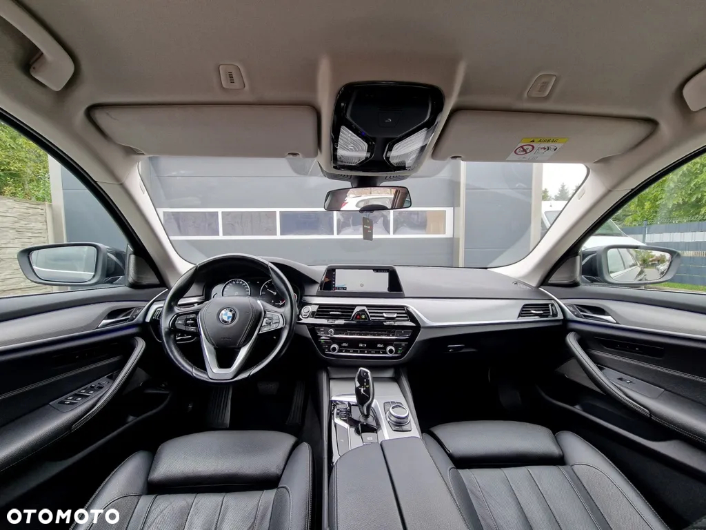 BMW Seria 5 530d Touring Sport Line - 32