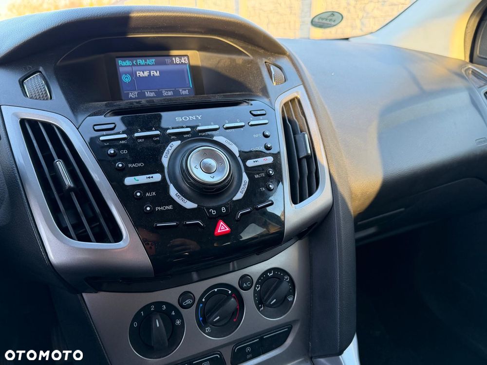 Ford Focus 1.6 TDCi DPF Start-Stopp-System Ambiente - 8