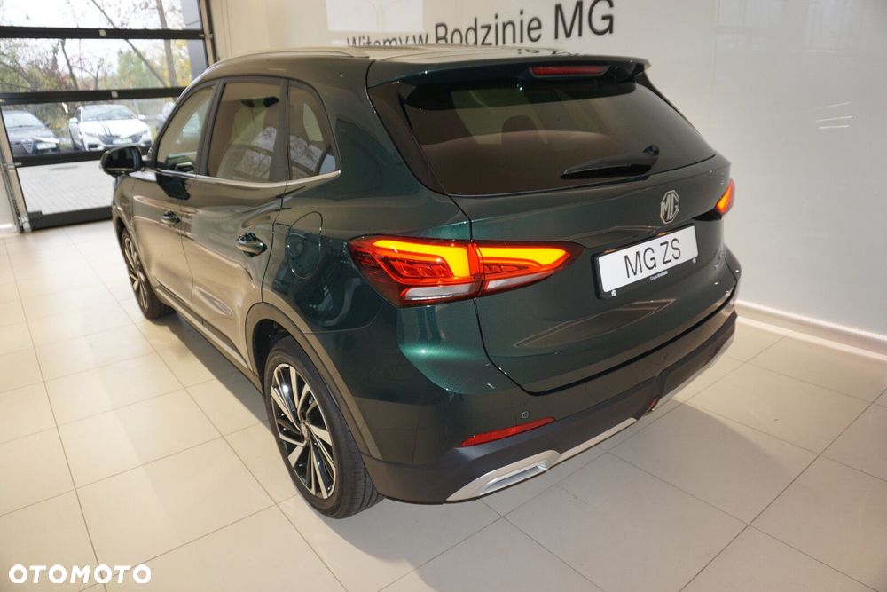 MG ZS Hybrid+ - 16
