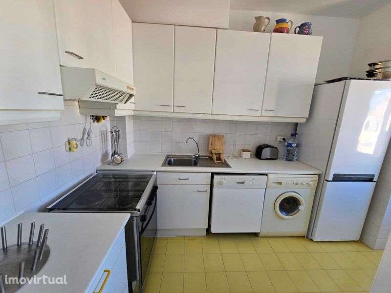 T-2 mobilado e equipado em Campolide, Lisboa - Grande imagem: 3/12