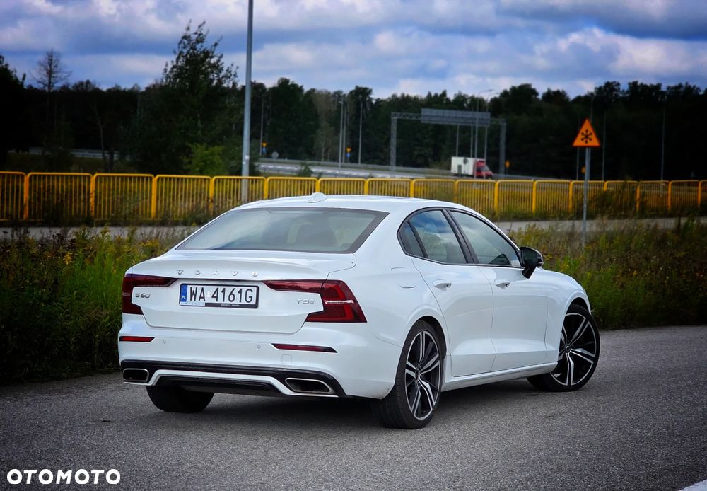 Volvo S60 T5 R-Design - 11