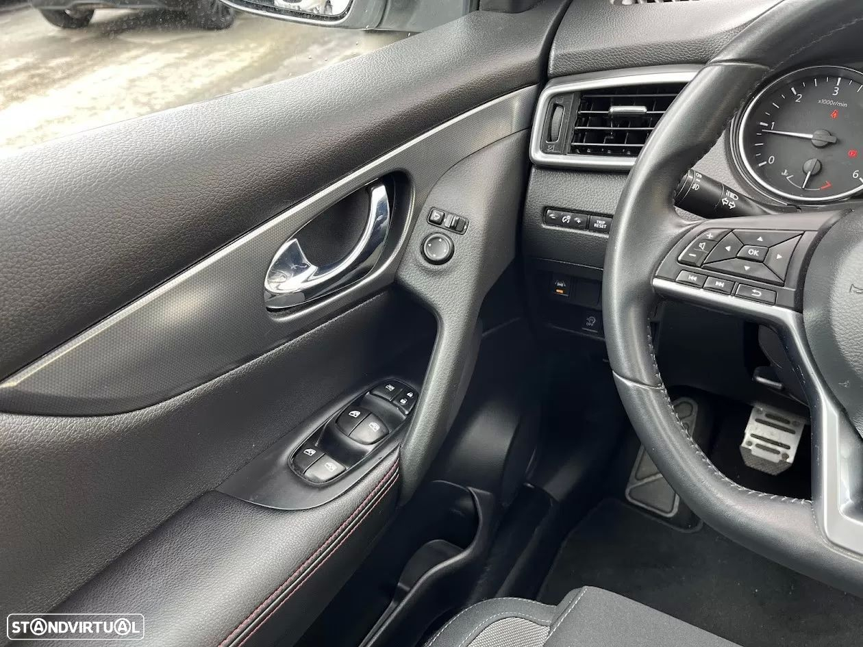 Nissan Qashqai 1.5 dCi N-Connecta 18 - 17