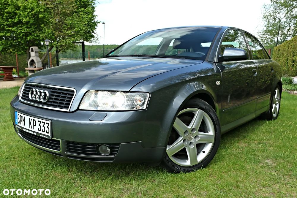 Audi A4 Limousine - 4