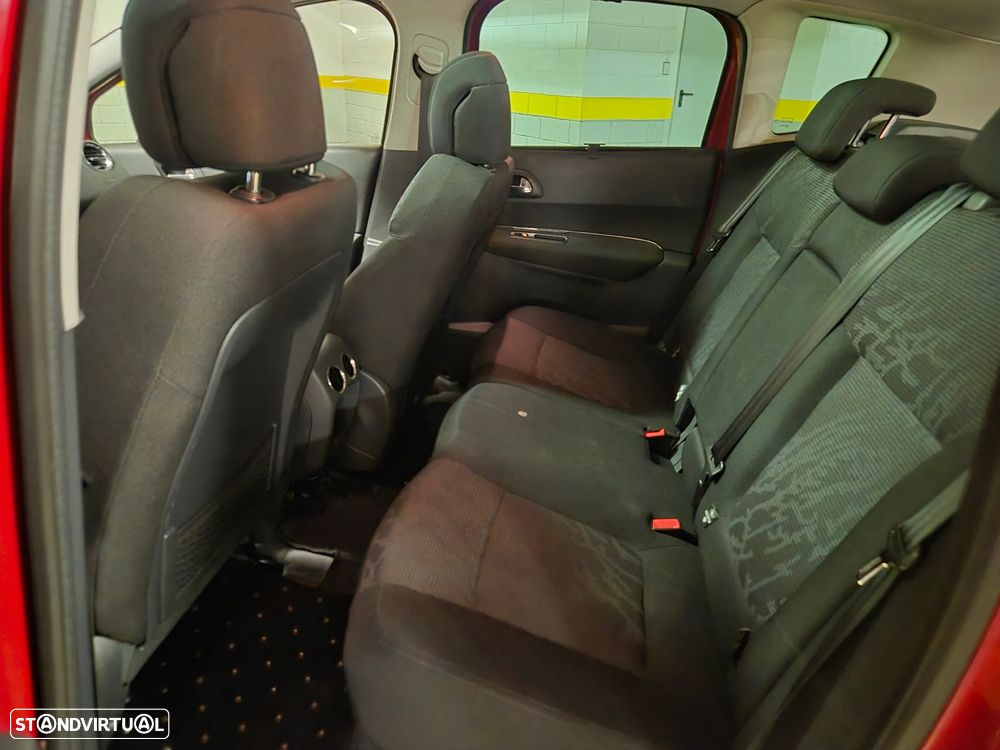 Peugeot 3008 HDi 150 Allure - 27