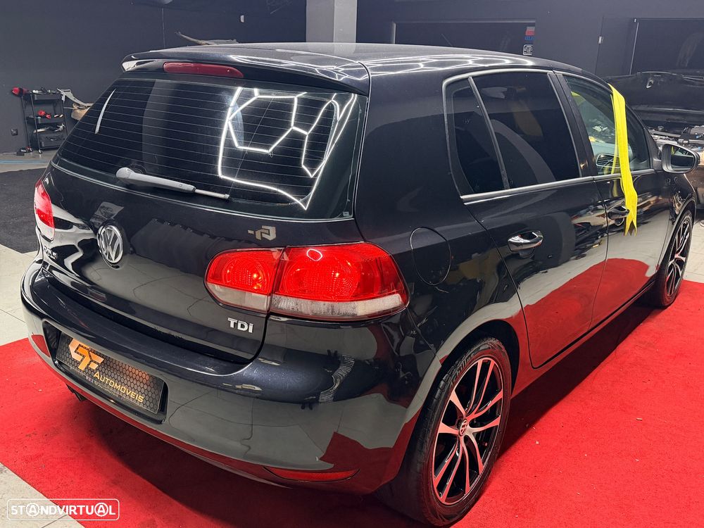 VW Golf 2.0 TDi Confortline - 4
