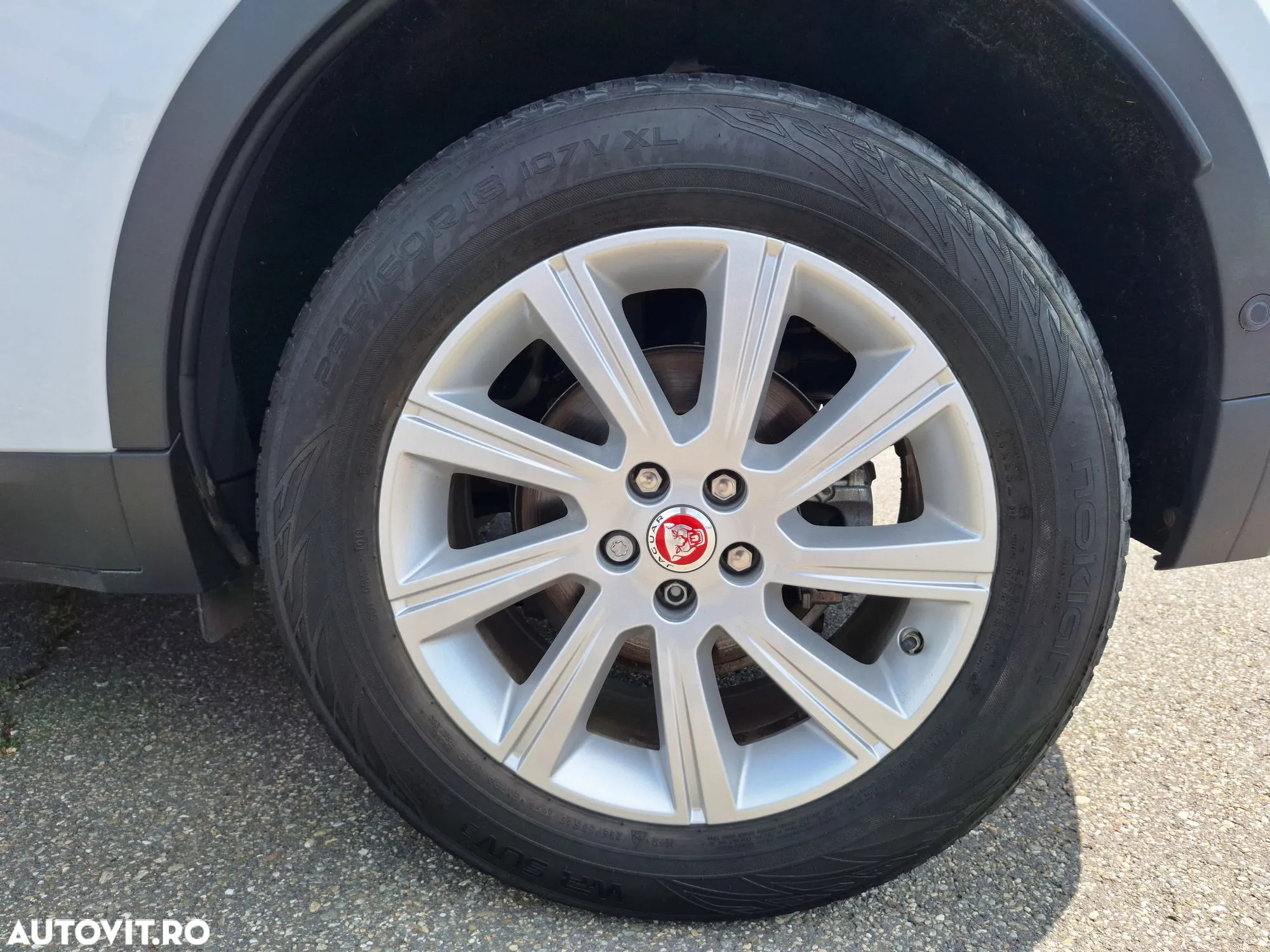 Jaguar E-Pace - 27