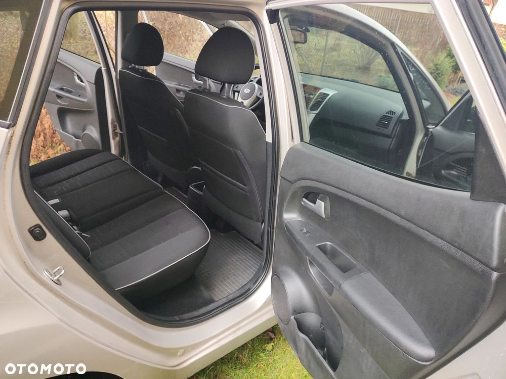 Kia Venga 1.4 L - 12