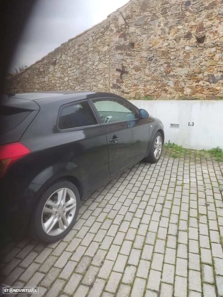 Kia Ceed S Coupé 1.6 CRDi EX - 2