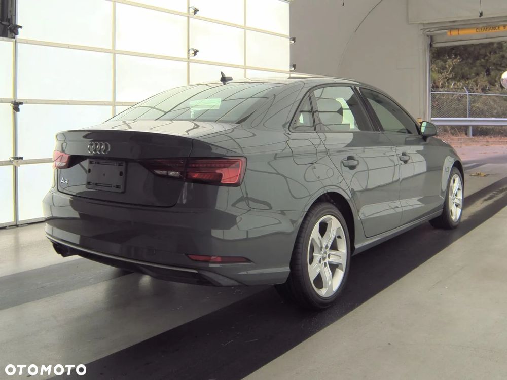 Audi A3 Sportback 1.8 TFSI quattro S tronic S line Sportpaket - 4