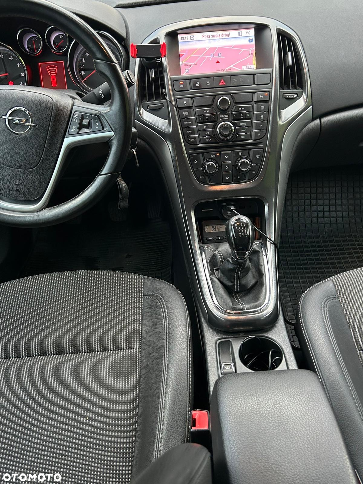 Opel Astra IV 1.4 T Cosmo S&S - 15