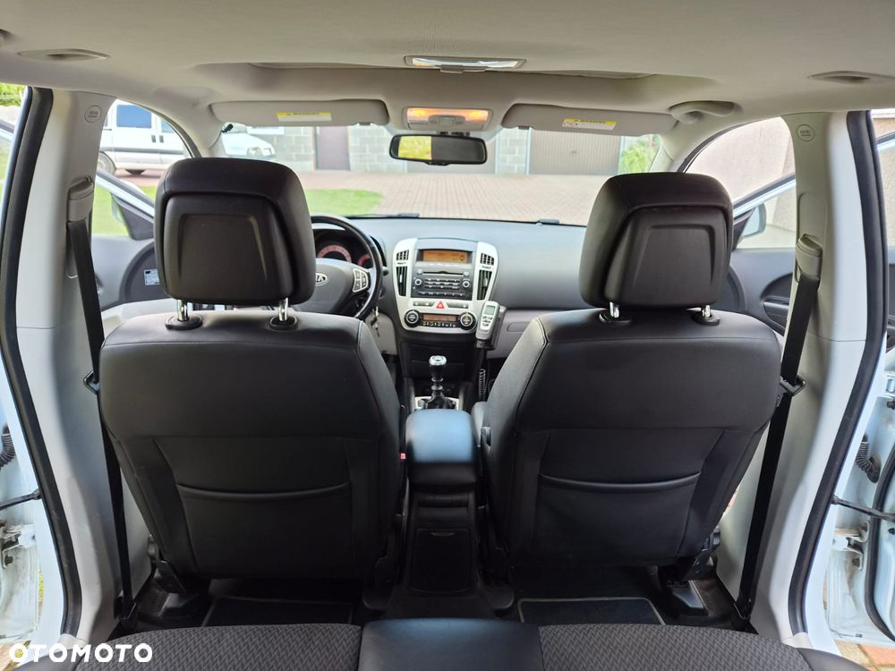 Kia Ceed 2.0 crdi Comfort + - 13