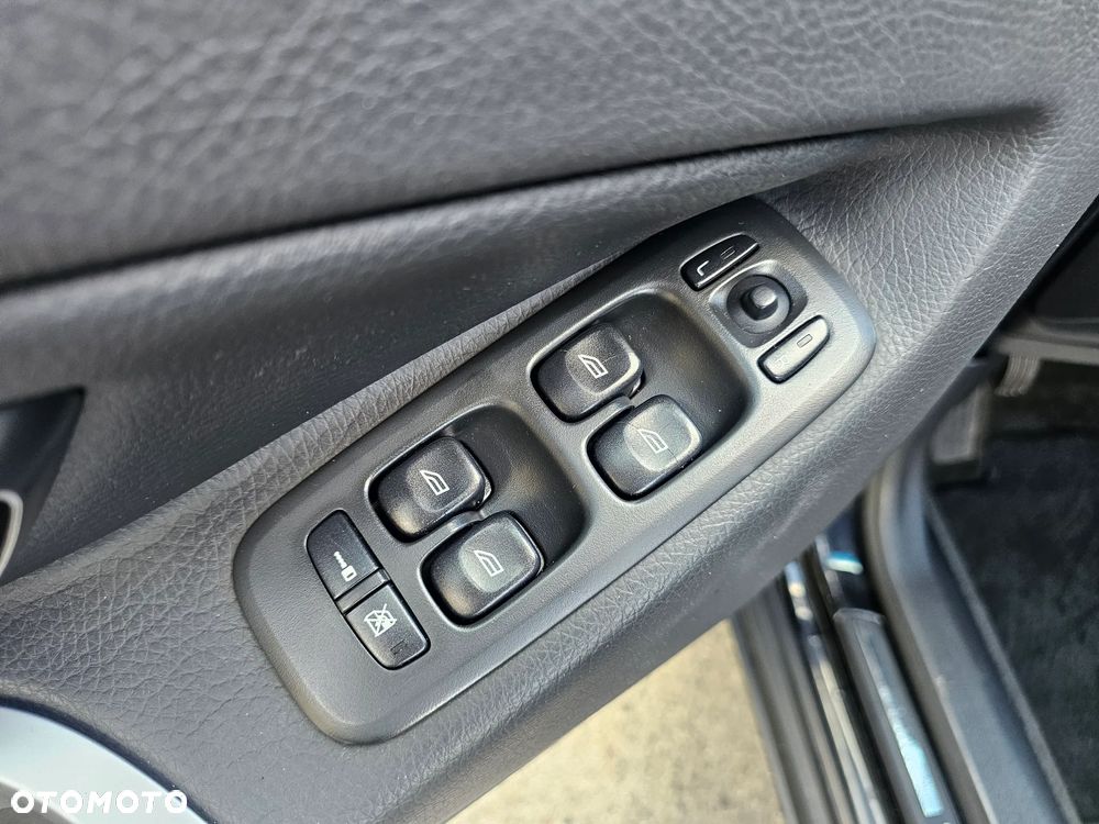 Volvo XC 90 D5 Momentum - 28