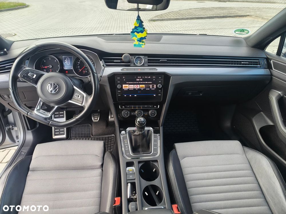 Volkswagen Passat - 18