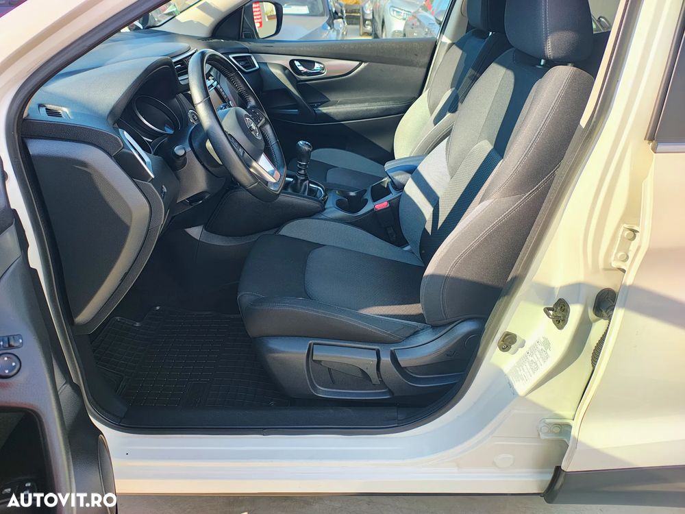 Nissan Qashqai 1.3 DIG-T N-CONNECTA - 28