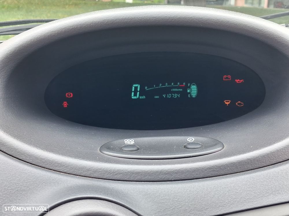 Toyota Yaris 1.4 D-4D Sol - 17