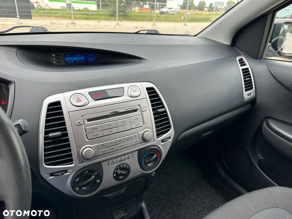 Hyundai i20 - 11