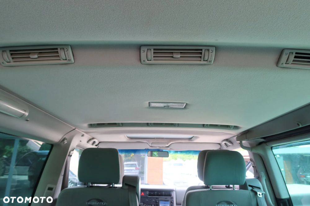 Volkswagen Multivan - 24