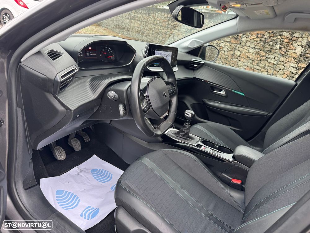 Peugeot 208 1.2 PureTech Allure - 8