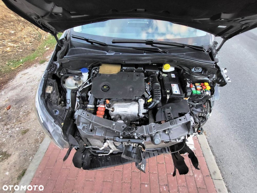 Peugeot 2008 1.5 BlueHDi Signature - 12