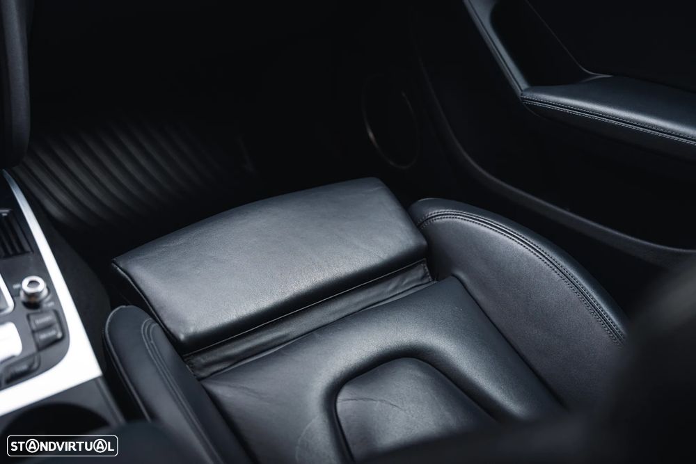 Audi A4 2.0 TDI DPF S line Sport Pack - 17