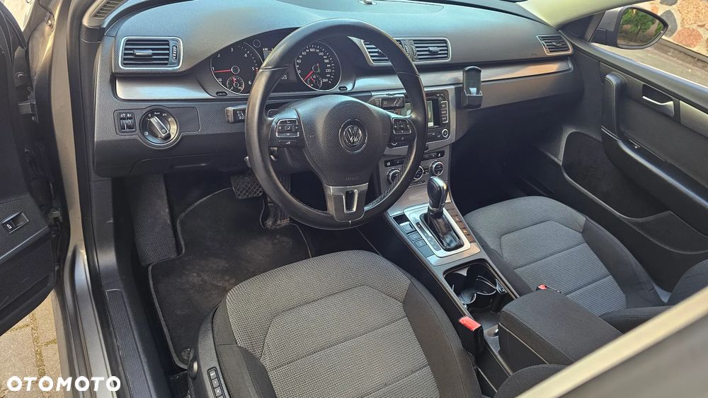 Volkswagen Passat - 15