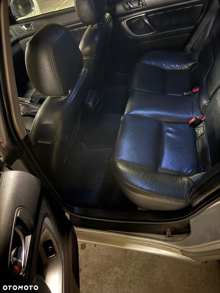 Subaru Legacy SW 2.5i AT - 12