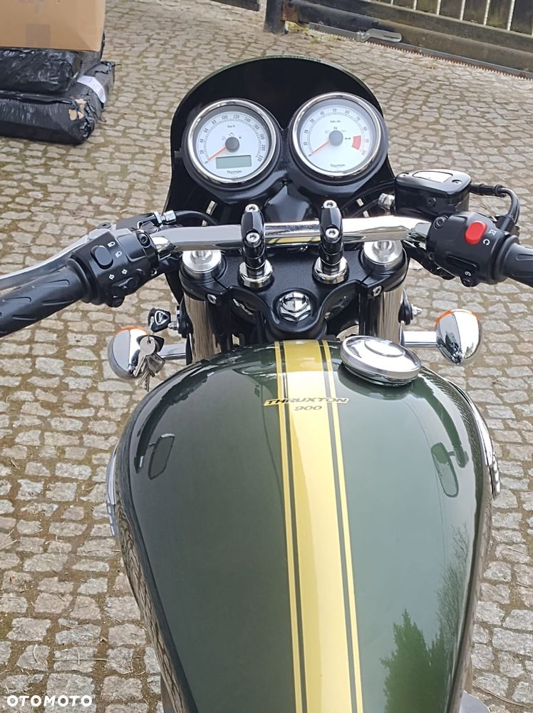 Triumph Thruxton - 9