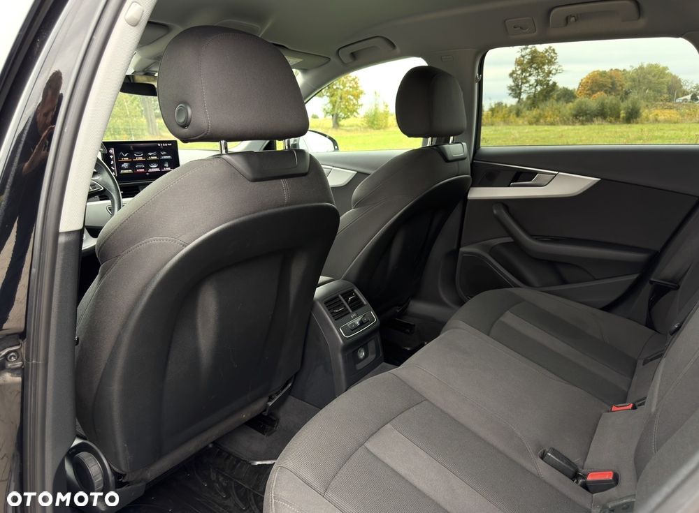 Audi A4 Avant 40 TFSI S tronic sport - 34