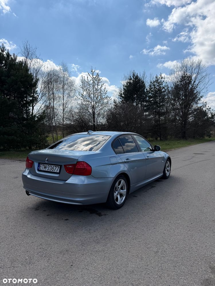 BMW Seria 3 320d DPF Efficient Dynamics Edition - 6