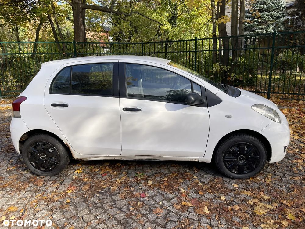Toyota Yaris 2009 photo 3