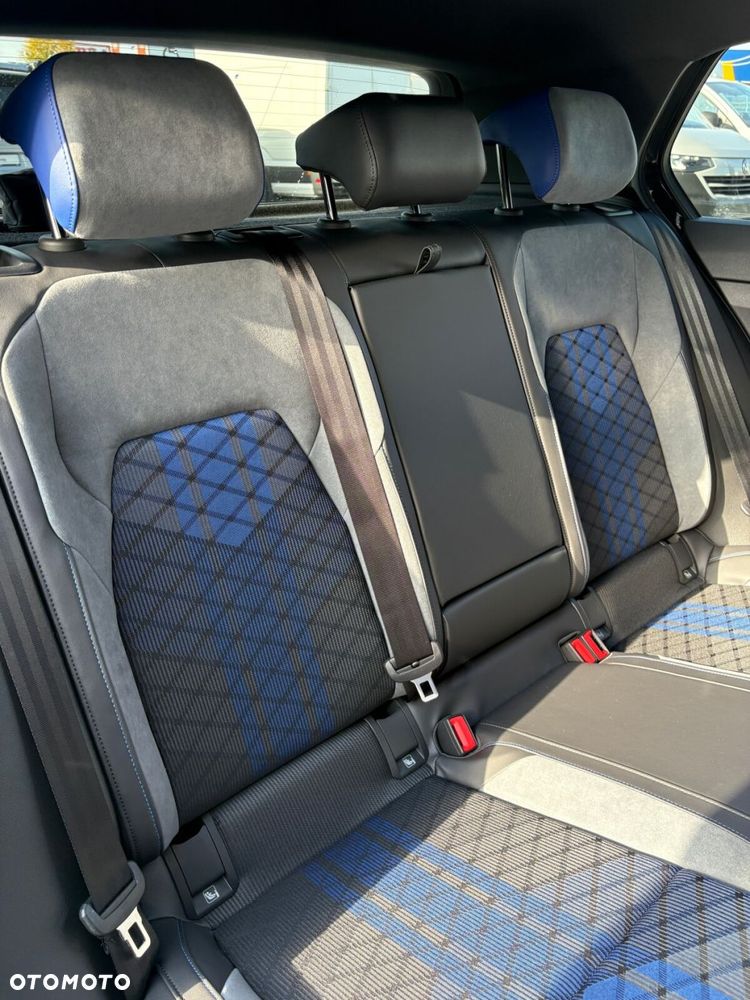 Volkswagen Golf - 17