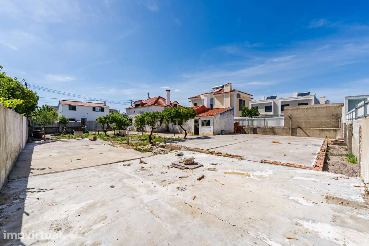 Moradia em lote de 535m² | Fernão Ferro - Grande imagem: 3/27
