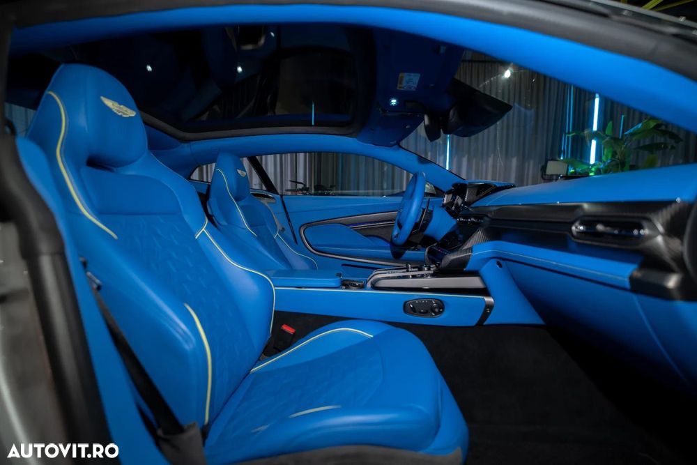 Aston Martin Vanquish - 4