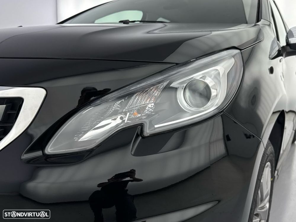 Peugeot 2008 1.2 PureTech Signature - 14
